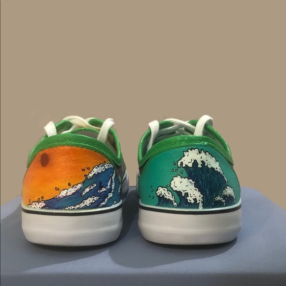 Custom painted shoes - Picture 6 of 6